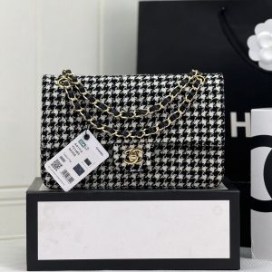 CHANEL MINI CLASSIC 11.12 HANDBAG 25 15.5 ¡Á 25.5 ¡Á 6.5 cm