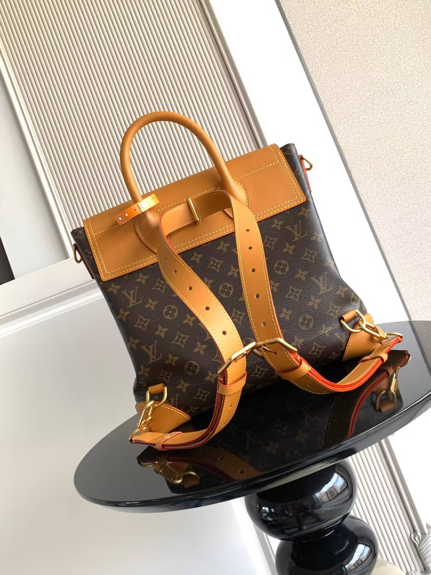 LV Backpack M25989 32x33x14cm - Image 3