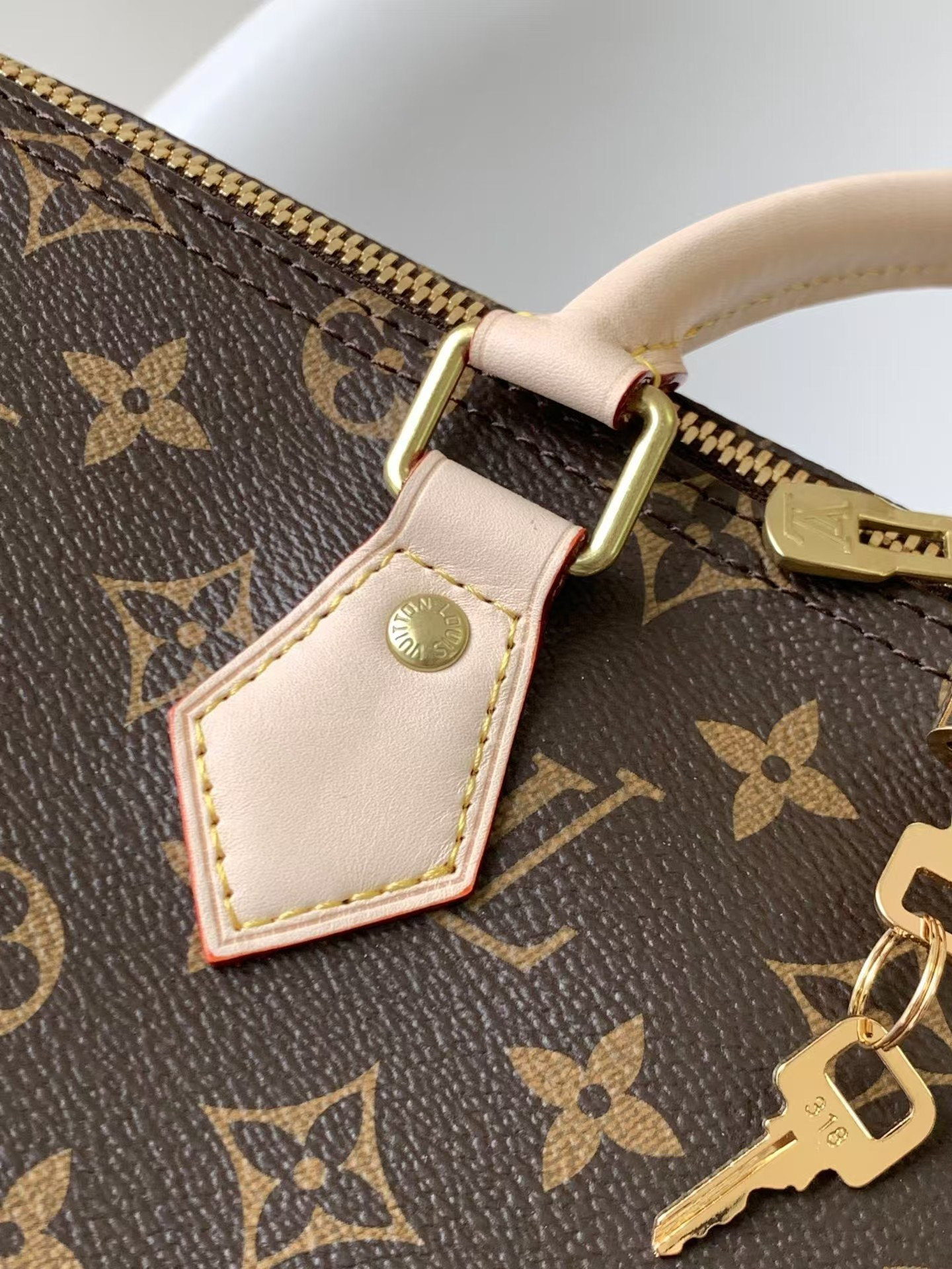 LV Speedy Bandouli¨¨re 35 M46981 13.8 x 9.1 x 7.1 inches - Image 6