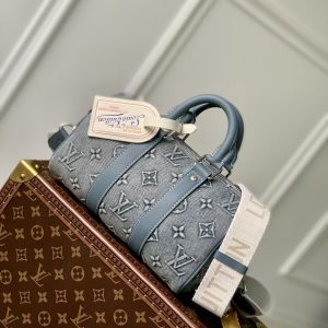LV Keepall Bandouli¨¨re 25 M22762 25 x 15 x 11 cm