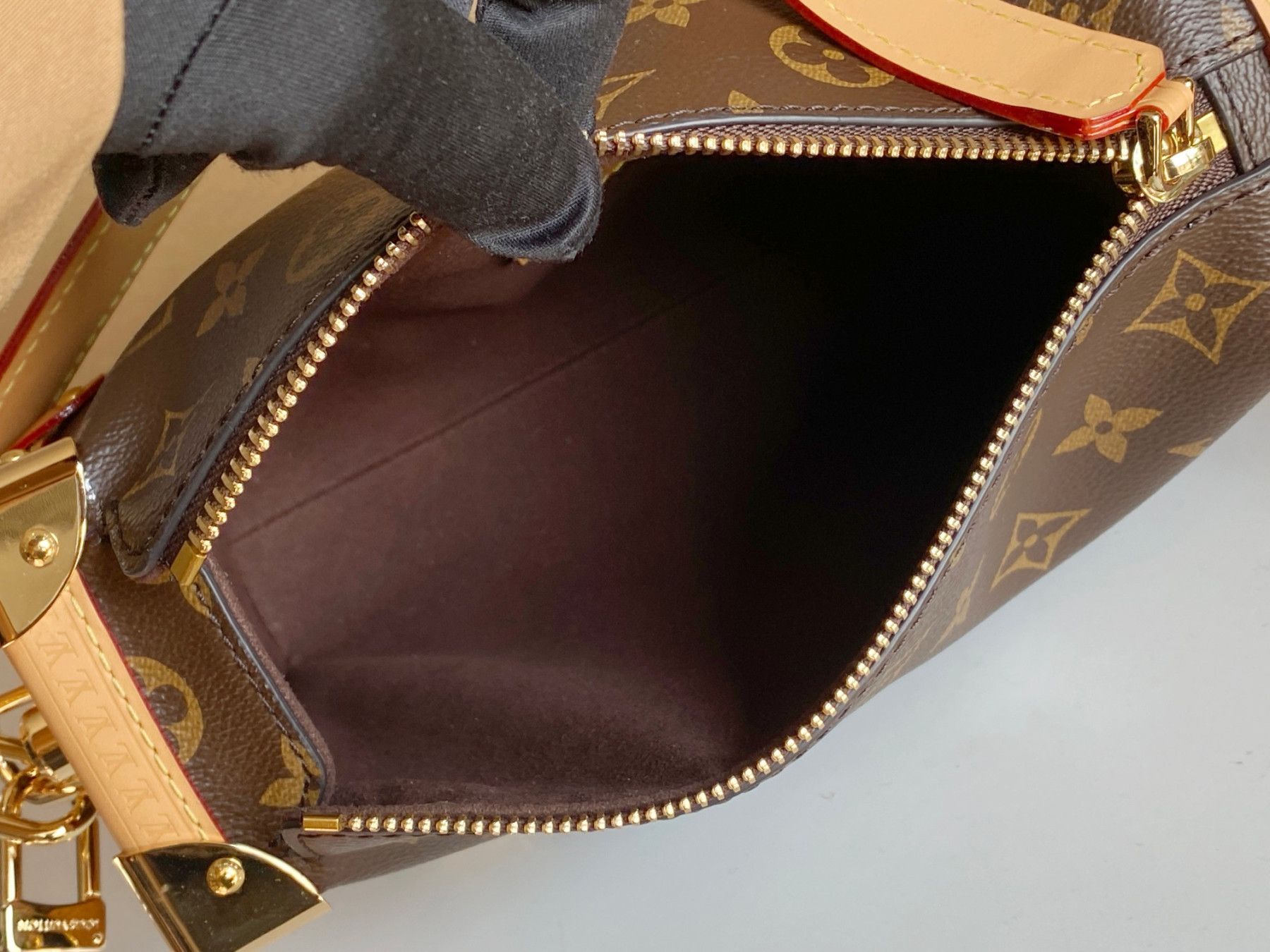 LV Side trunk MM M46358 8.3 x 5.5 x 2.4 inches - Image 9
