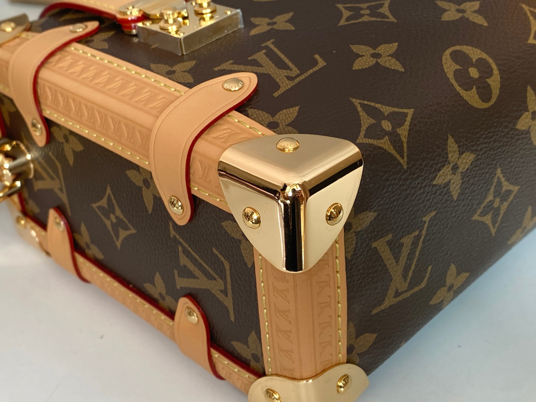 LV Side trunk MM M46358 8.3 x 5.5 x 2.4 inches - Image 14