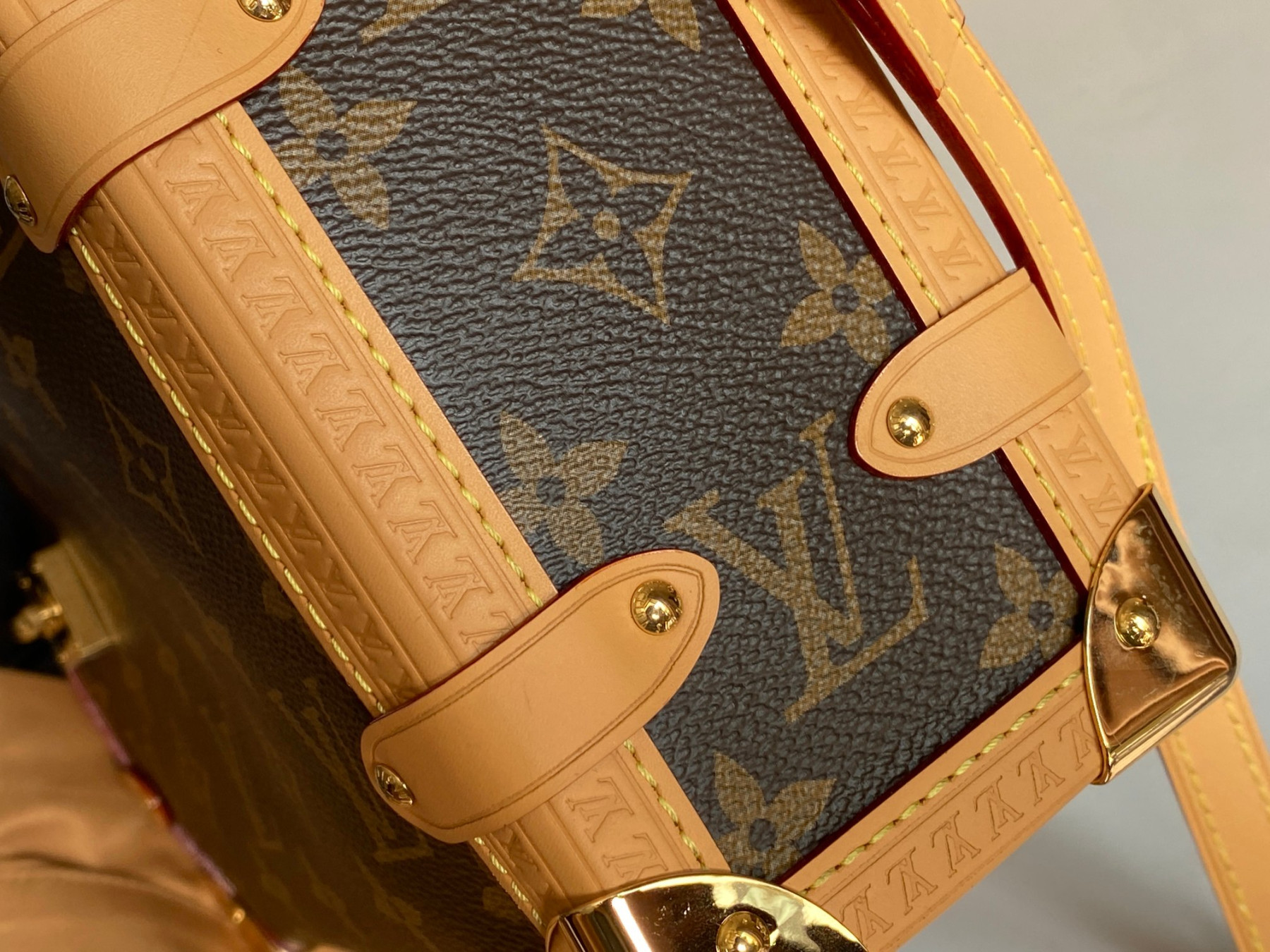 LV Side trunk MM M46358 8.3 x 5.5 x 2.4 inches - Image 15