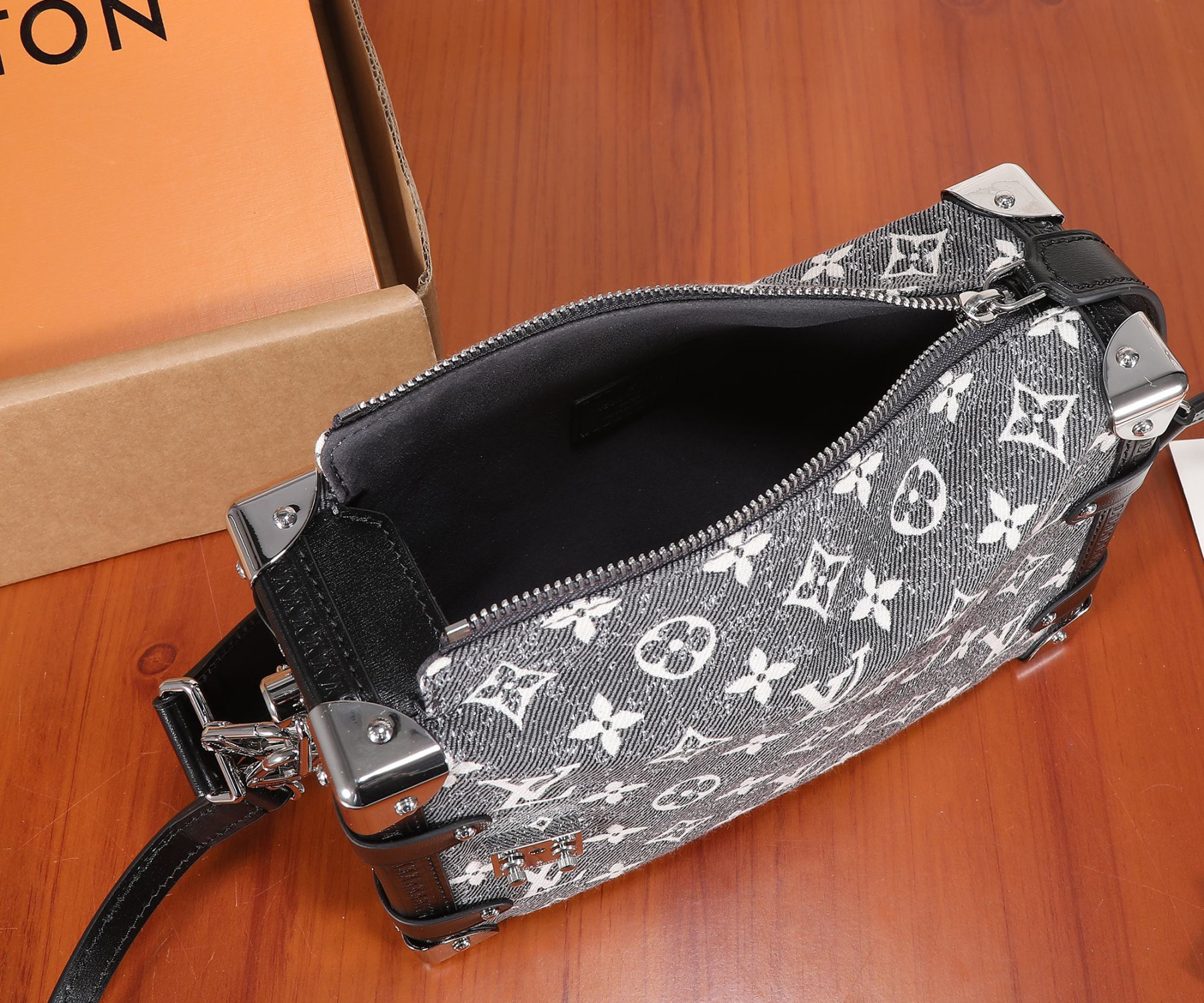LV SIDE TRUNK MM M21460 8.3 x 5.5 x 2.4 inches - Image 9