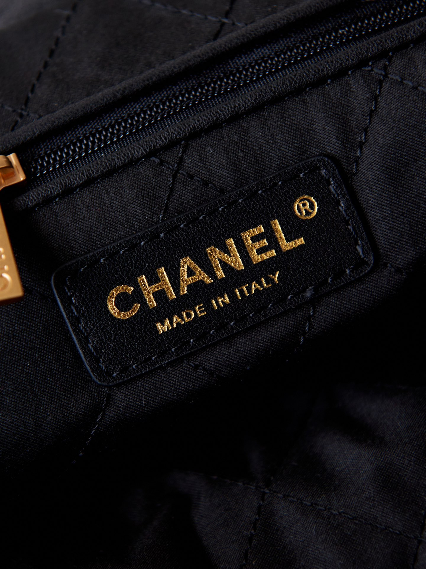CHANEL 22 HANDBAG Shiny Calfskin Black 15.21¡Á16.38¡Á3.12 in - Image 9