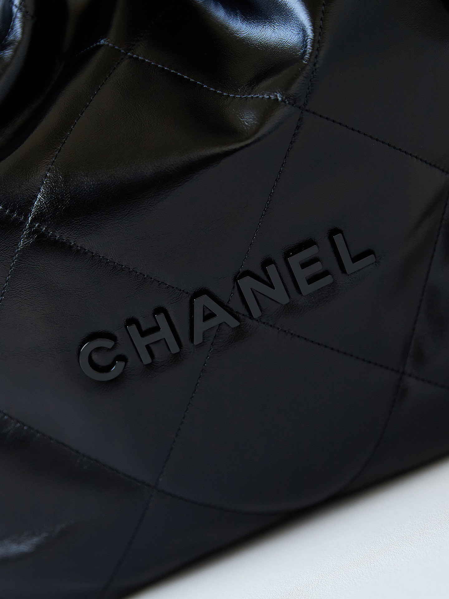 CHANEL 22 HANDBAG Shiny Calfskin ALL Black 15.21¡Á16.38¡Á3.12 in - Image 3