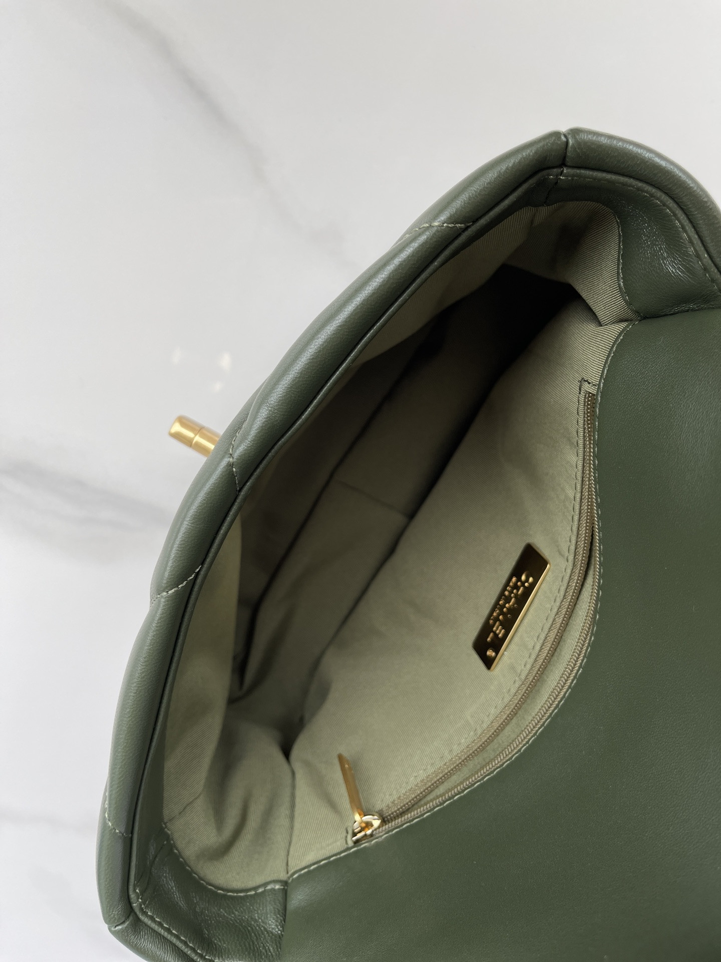 CHANEL 19 HANDBAG Shiny Leather, Gold-Tone, Silver-Tone & Ruthenium-Finish Metal Dark Green 6.2 ¡Á 10.1 ¡Á 3.5 in - Image 11