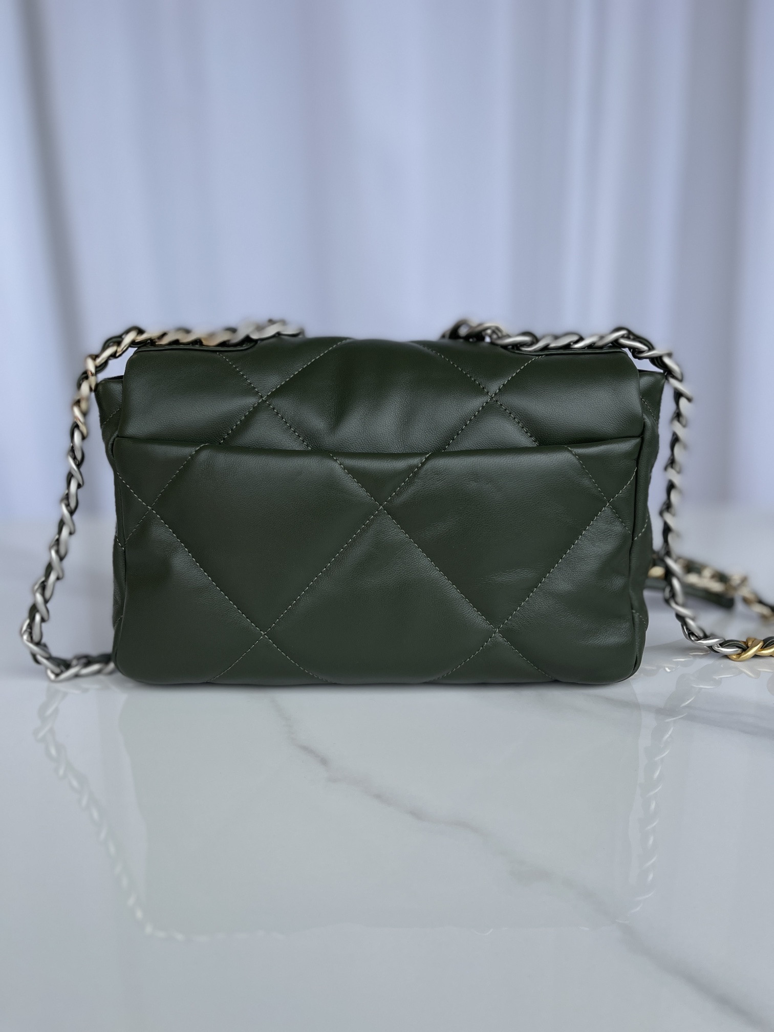 CHANEL 19 HANDBAG Shiny Leather, Gold-Tone, Silver-Tone & Ruthenium-Finish Metal Dark Green 6.2 ¡Á 10.1 ¡Á 3.5 in - Image 5