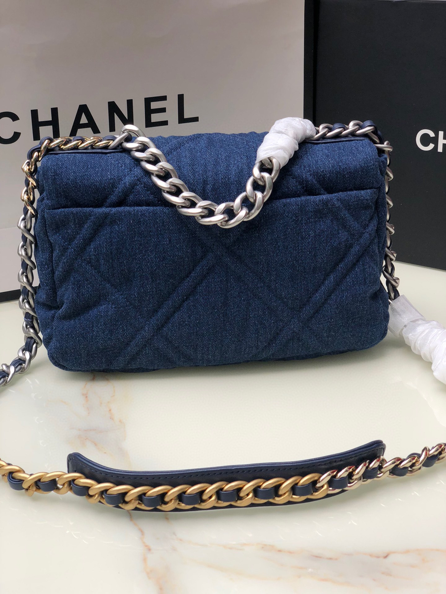 CHANEL 19 HANDBAG, Gold-Tone, Silver-Tone & Ruthenium-Finish Metal Navy 6.2 ¡Á 10.1 ¡Á 3.5 in - Image 4