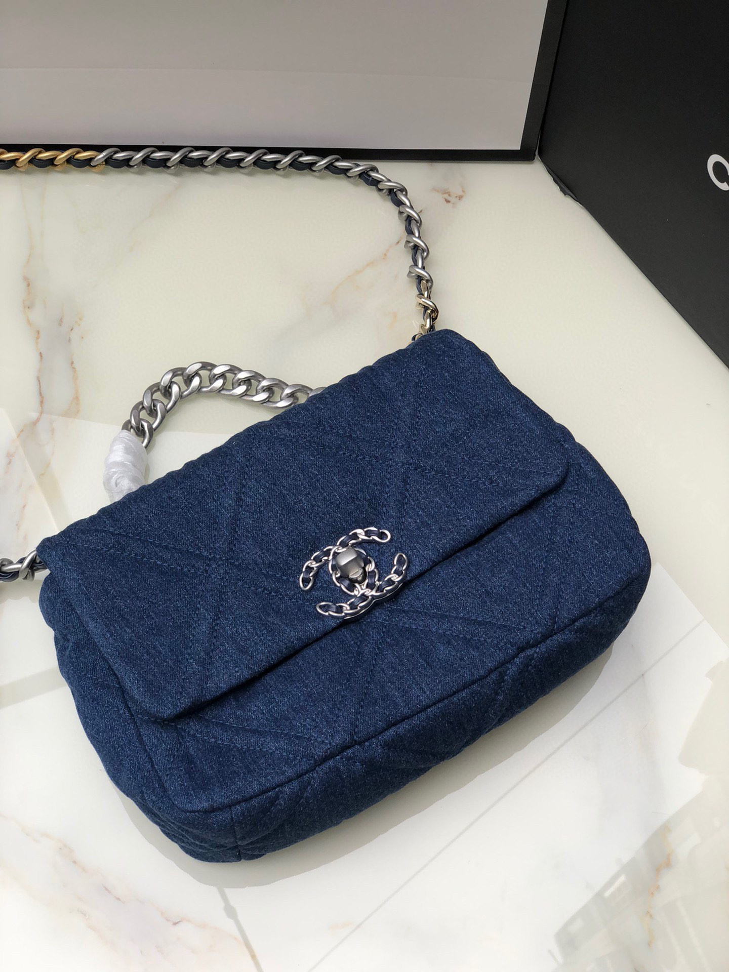 CHANEL 19 HANDBAG, Gold-Tone, Silver-Tone & Ruthenium-Finish Metal Navy 6.2 ¡Á 10.1 ¡Á 3.5 in - Image 5