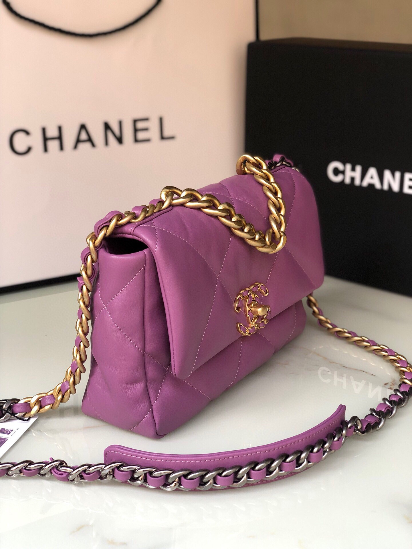 CHANEL 19 HANDBAG Shiny Leather, Gold-Tone, Silver-Tone & Ruthenium-Finish Metal Purple 6.2 ¡Á 10.1 ¡Á 3.5 in - Image 3