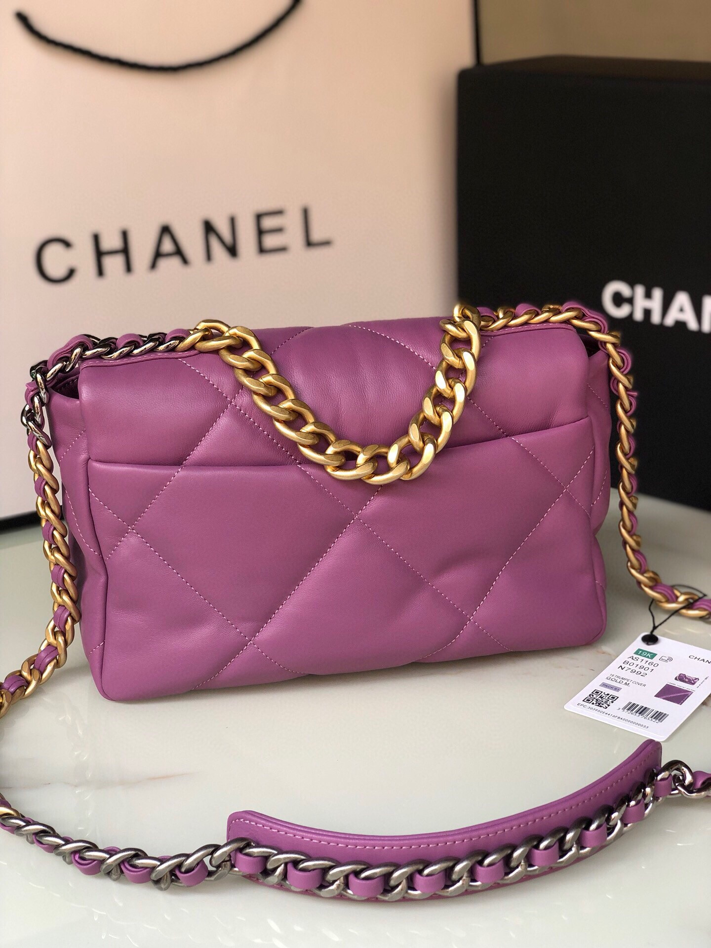 CHANEL 19 HANDBAG Shiny Leather, Gold-Tone, Silver-Tone & Ruthenium-Finish Metal Purple 6.2 ¡Á 10.1 ¡Á 3.5 in - Image 4