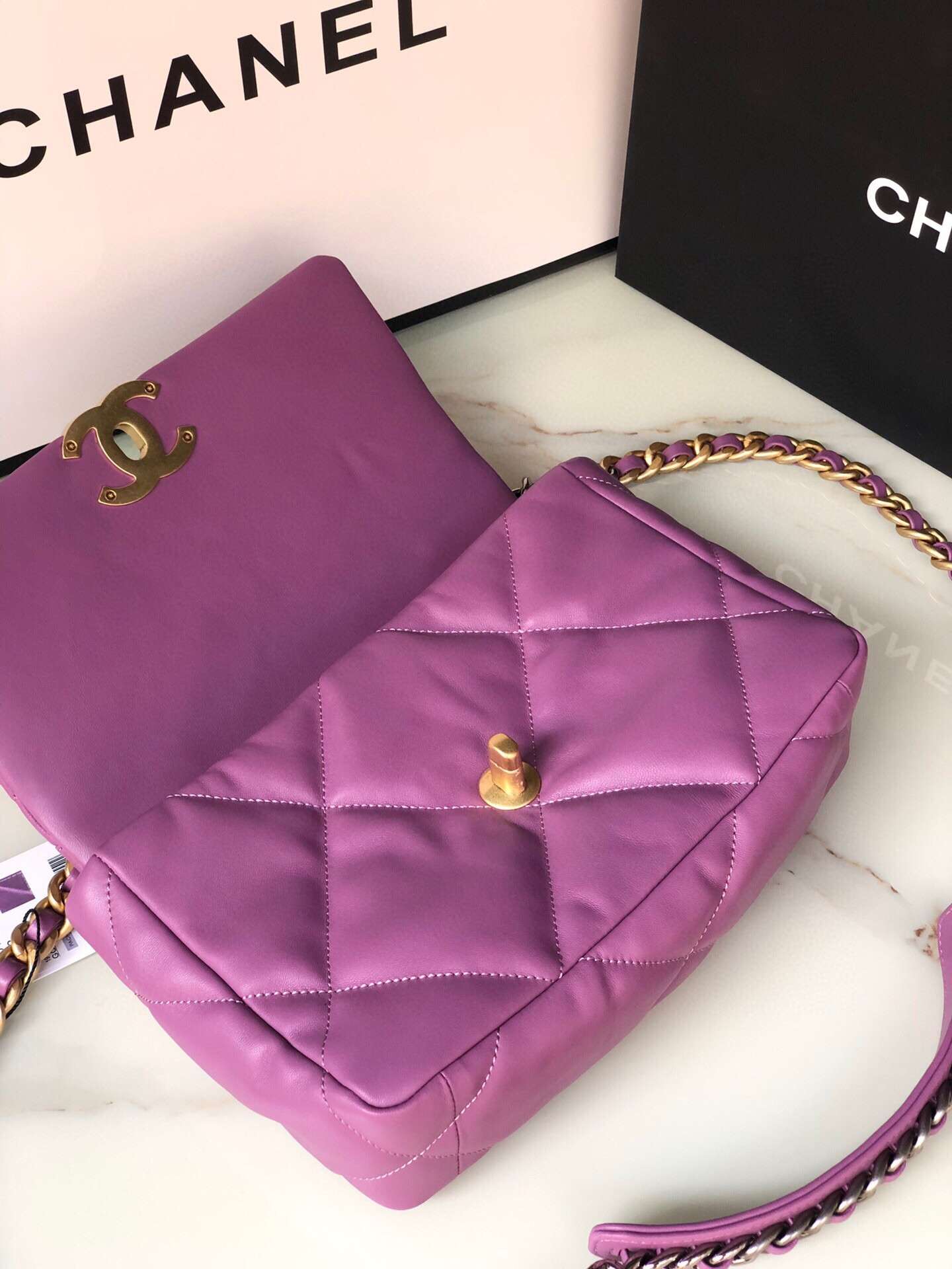 CHANEL 19 HANDBAG Shiny Leather, Gold-Tone, Silver-Tone & Ruthenium-Finish Metal Purple 6.2 ¡Á 10.1 ¡Á 3.5 in - Image 8