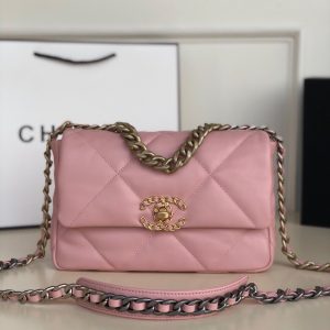 CHANEL 19 HANDBAG Shiny Leather, Gold-Tone, Silver-Tone & Ruthenium-Finish Metal Light Pink 6.2 ¡Á 10.1 ¡Á 3.5 in