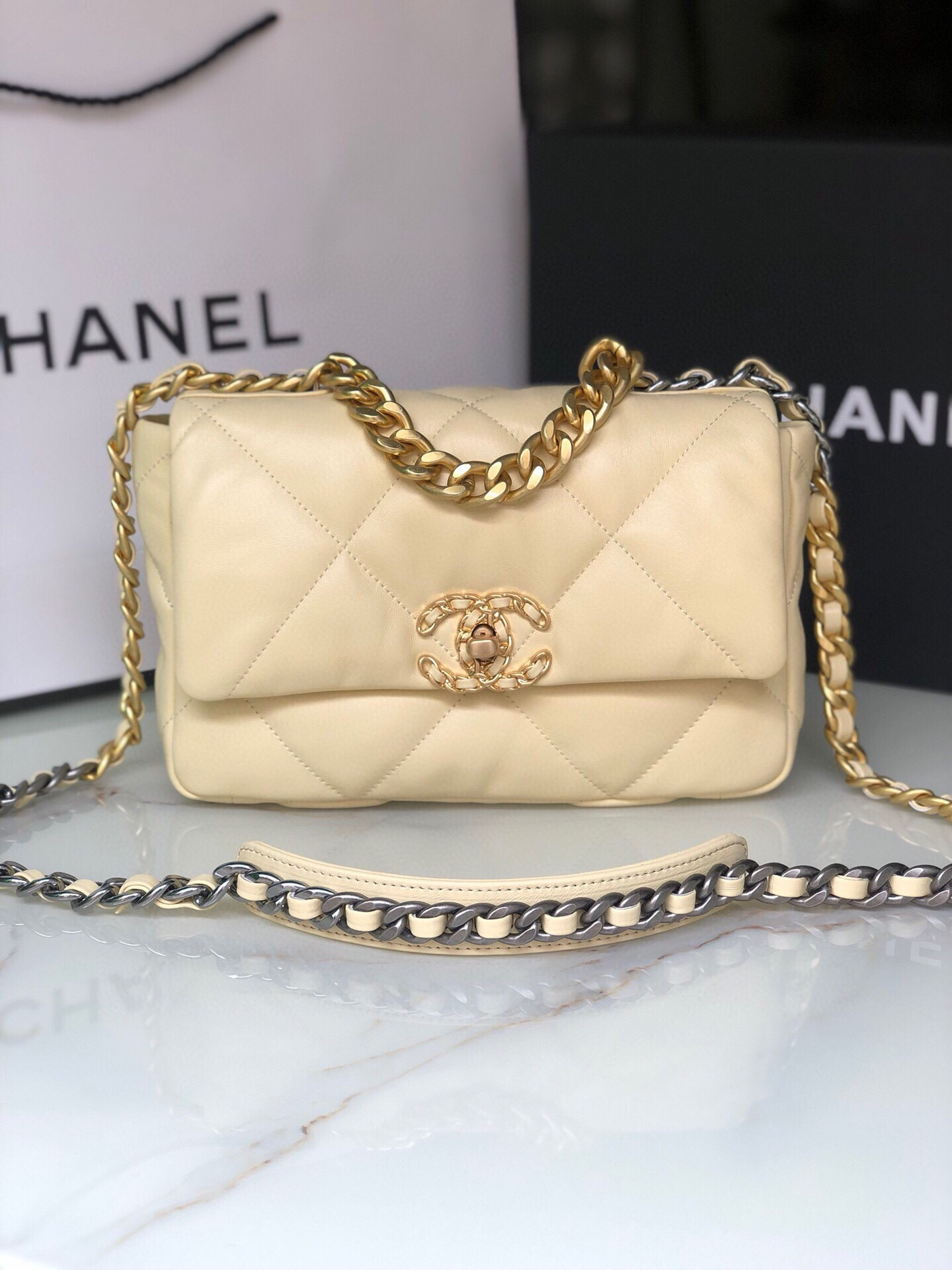 CHANEL 19 HANDBAG Shiny Leather, Gold-Tone, Silver-Tone & Ruthenium-Finish Metal Dark Yellow 6.2 ¡Á 10.1 ¡Á 3.5 in