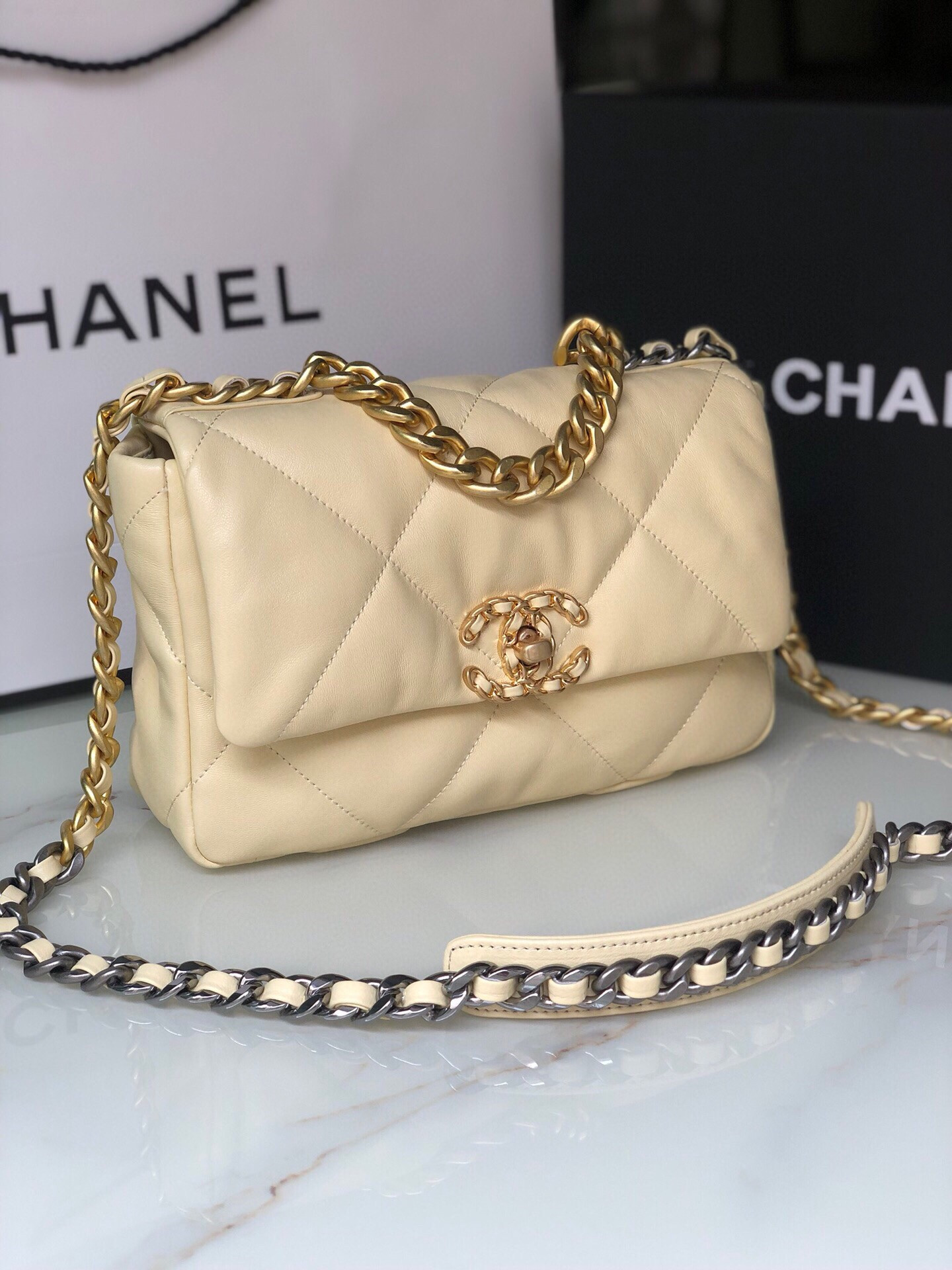 CHANEL 19 HANDBAG Shiny Leather, Gold-Tone, Silver-Tone & Ruthenium-Finish Metal Dark Yellow 6.2 ¡Á 10.1 ¡Á 3.5 in - Image 3