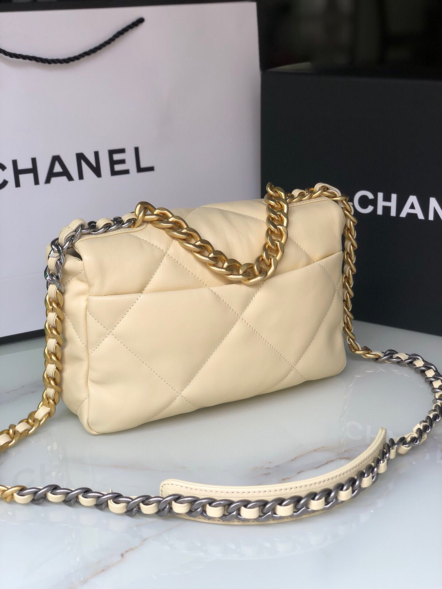 CHANEL 19 HANDBAG Shiny Leather, Gold-Tone, Silver-Tone & Ruthenium-Finish Metal Dark Yellow 6.2 ¡Á 10.1 ¡Á 3.5 in - Image 4