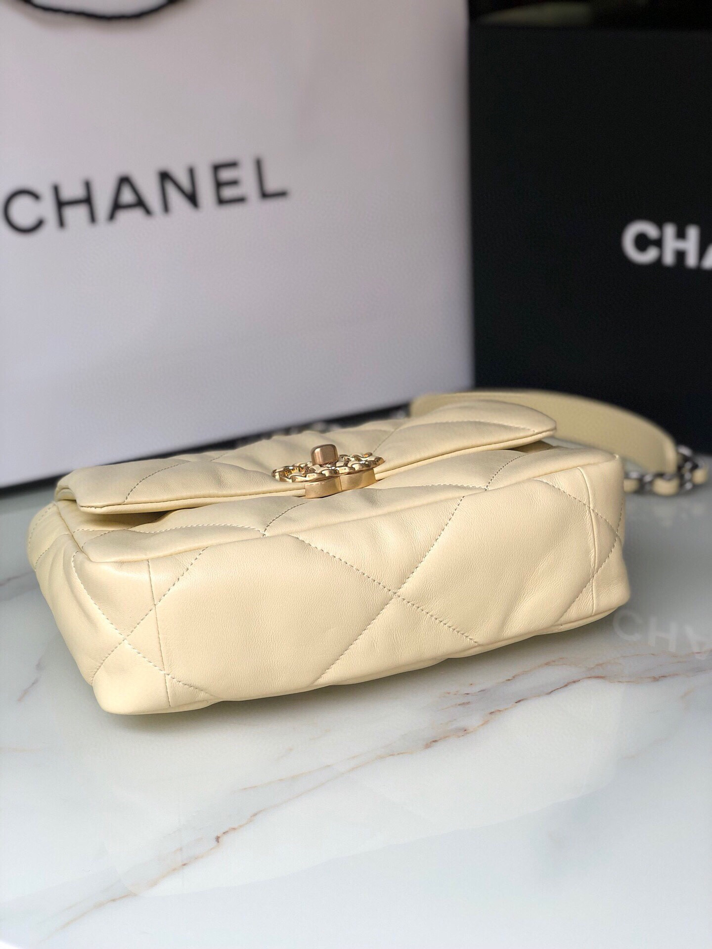 CHANEL 19 HANDBAG Shiny Leather, Gold-Tone, Silver-Tone & Ruthenium-Finish Metal Dark Yellow 6.2 ¡Á 10.1 ¡Á 3.5 in - Image 5