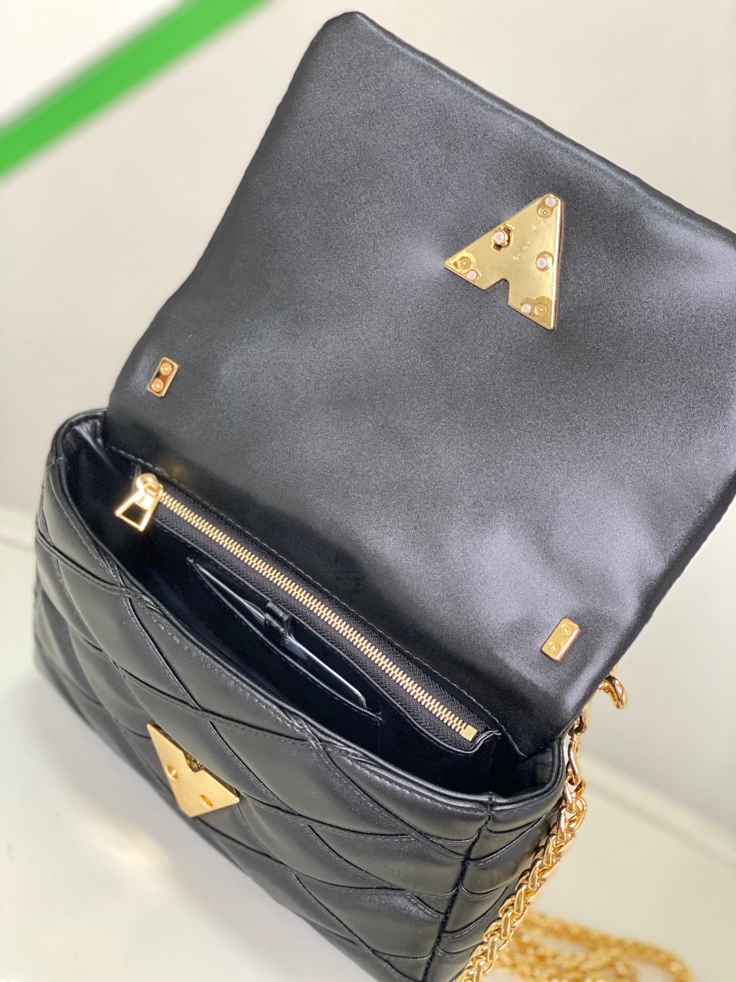 LOUIS VUITTON M22891 GO-14 MM 9.1 x 6.3 x 3.9 inches - Image 9