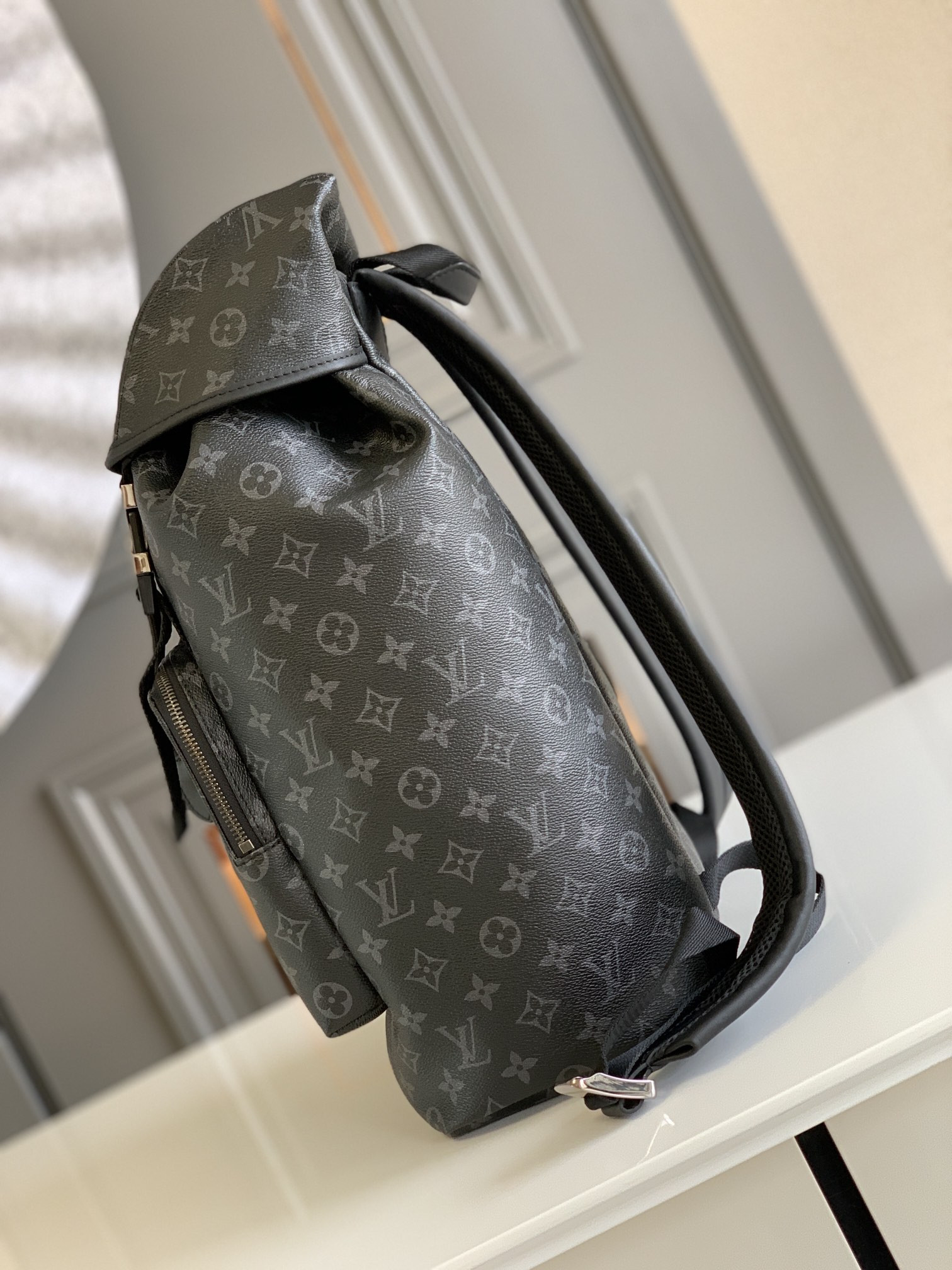 LV M43422 22 x 44 x 15 CM - Image 4