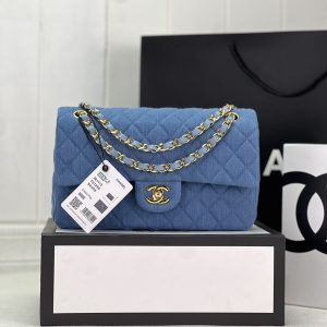 CHANEL CLASSIC 11.12 HANDBAG Tweed & Gold-Tone Metal  6 ¡Á 9.9 ¡Á 2.5 in