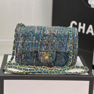 CHANEL MINI CLASSIC 11.12 HANDBAG Tweed & Gold-Tone Metal 4.7 ¡Á 7.8 ¡Á 2.3 in