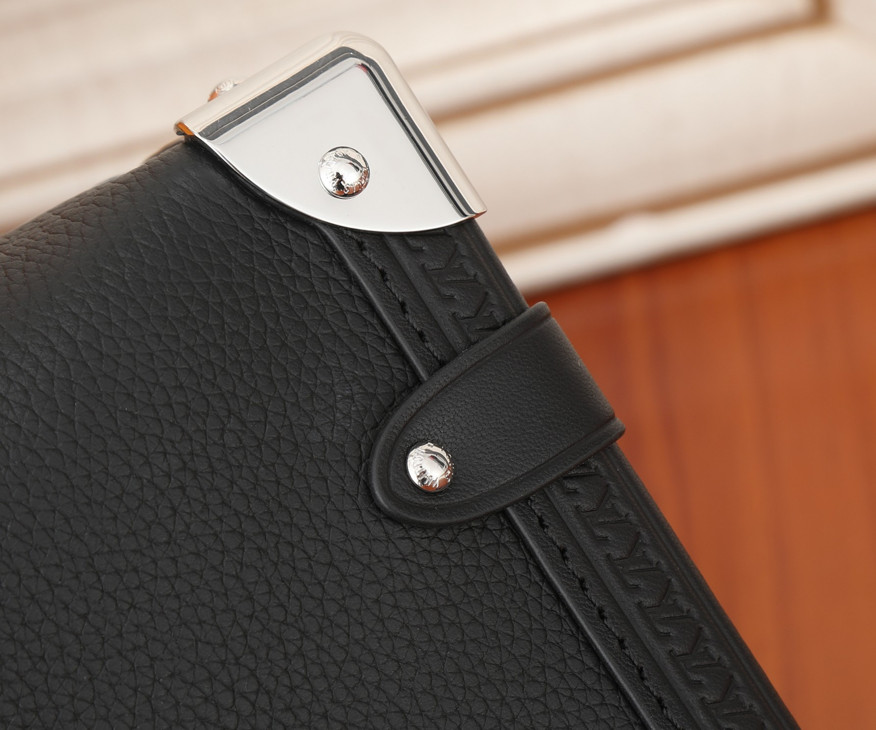 LV Side Trunk MM M25160 8.3 x 5.5 x 2.4 inches - Image 16