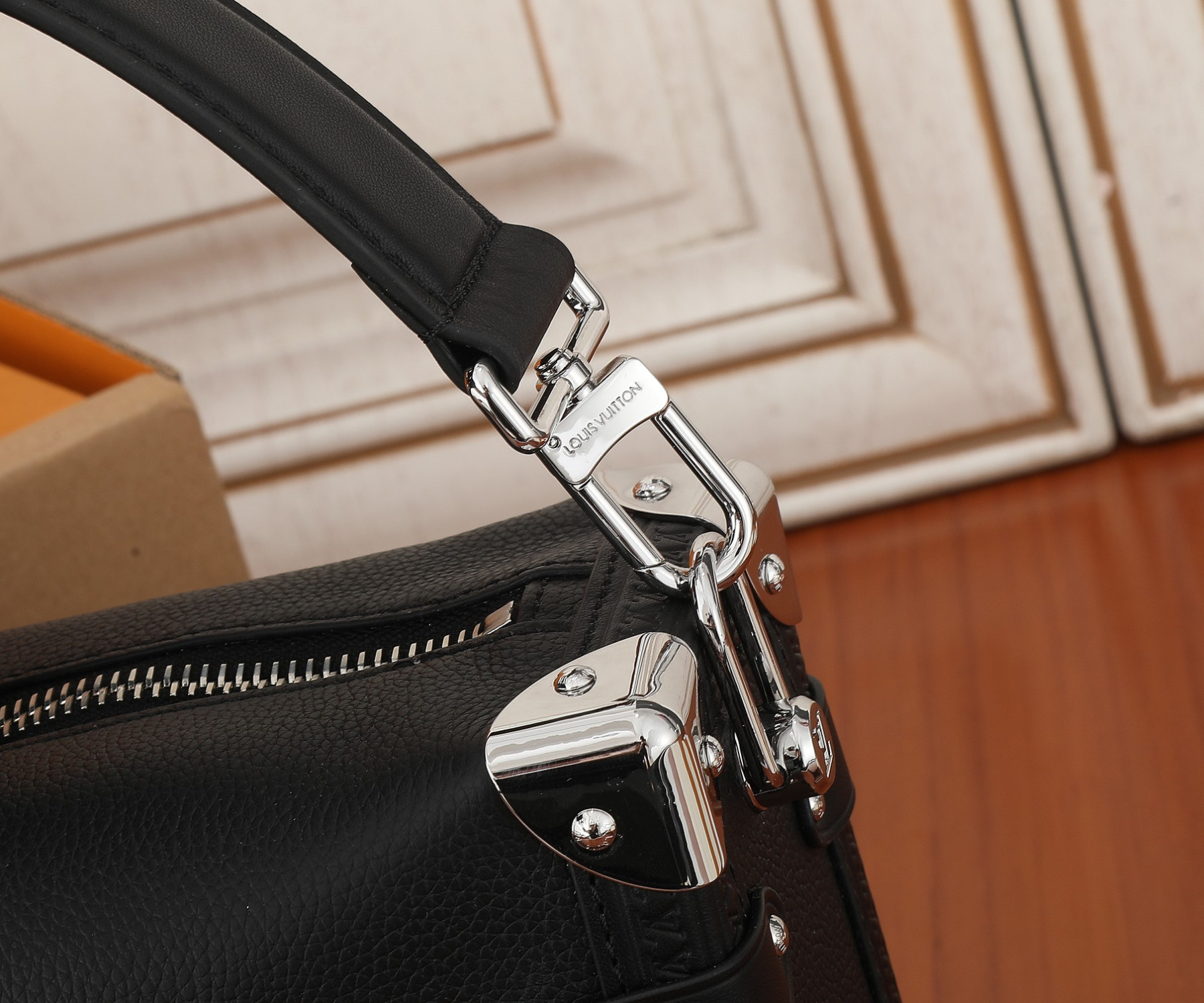 LV Side Trunk MM M25160 8.3 x 5.5 x 2.4 inches - Image 19