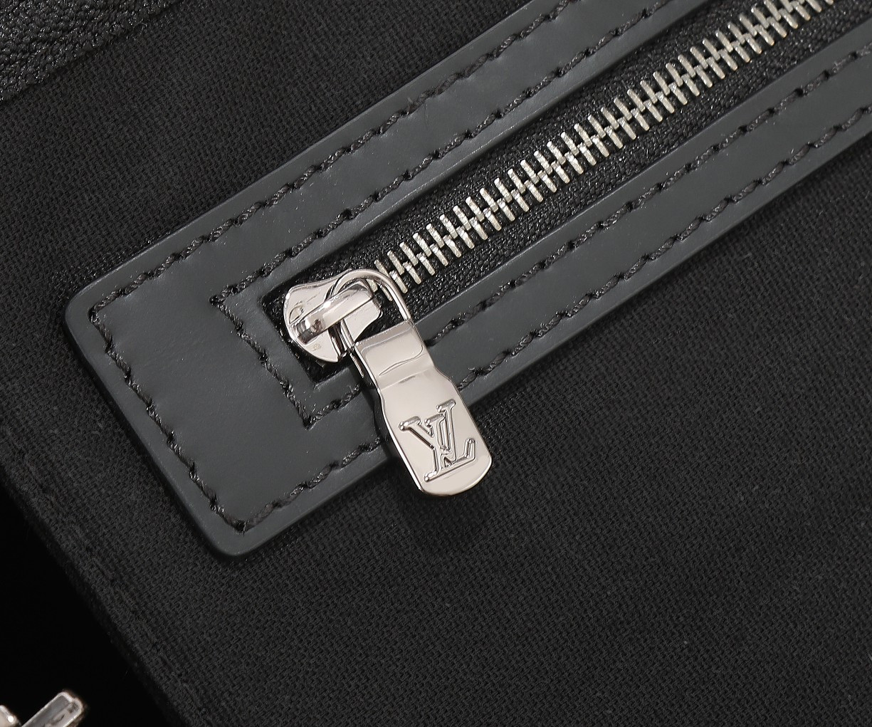 Louis Vuitton Keepall Bandouli¨¨re 55 M40605 - Image 9
