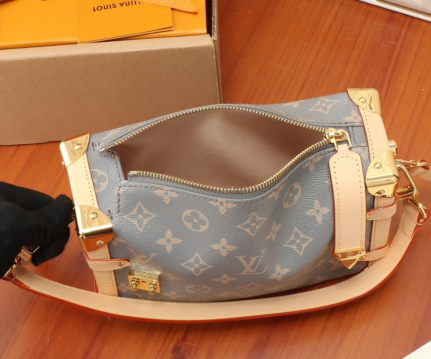 LV Side Trunk M12428 21x14x6CM - Image 6