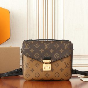 Alternative view of LV Pochette M¨¦tis Backpack M11941 20x17x7CM