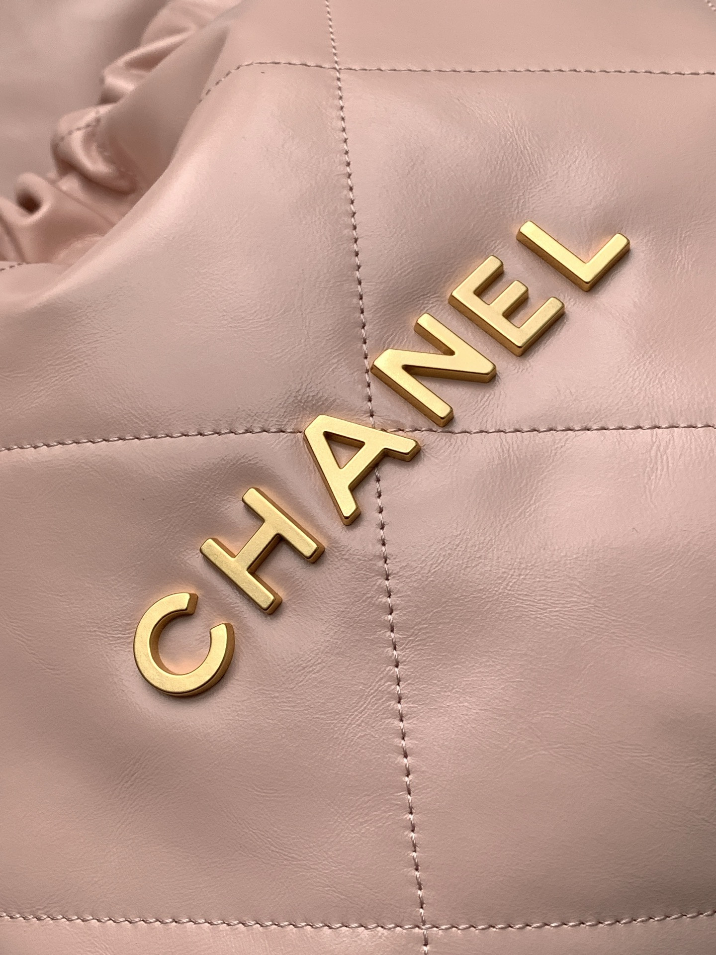 CHANEL 22 SMALL HANDBAG AS3260 35x37x7cm - Image 9