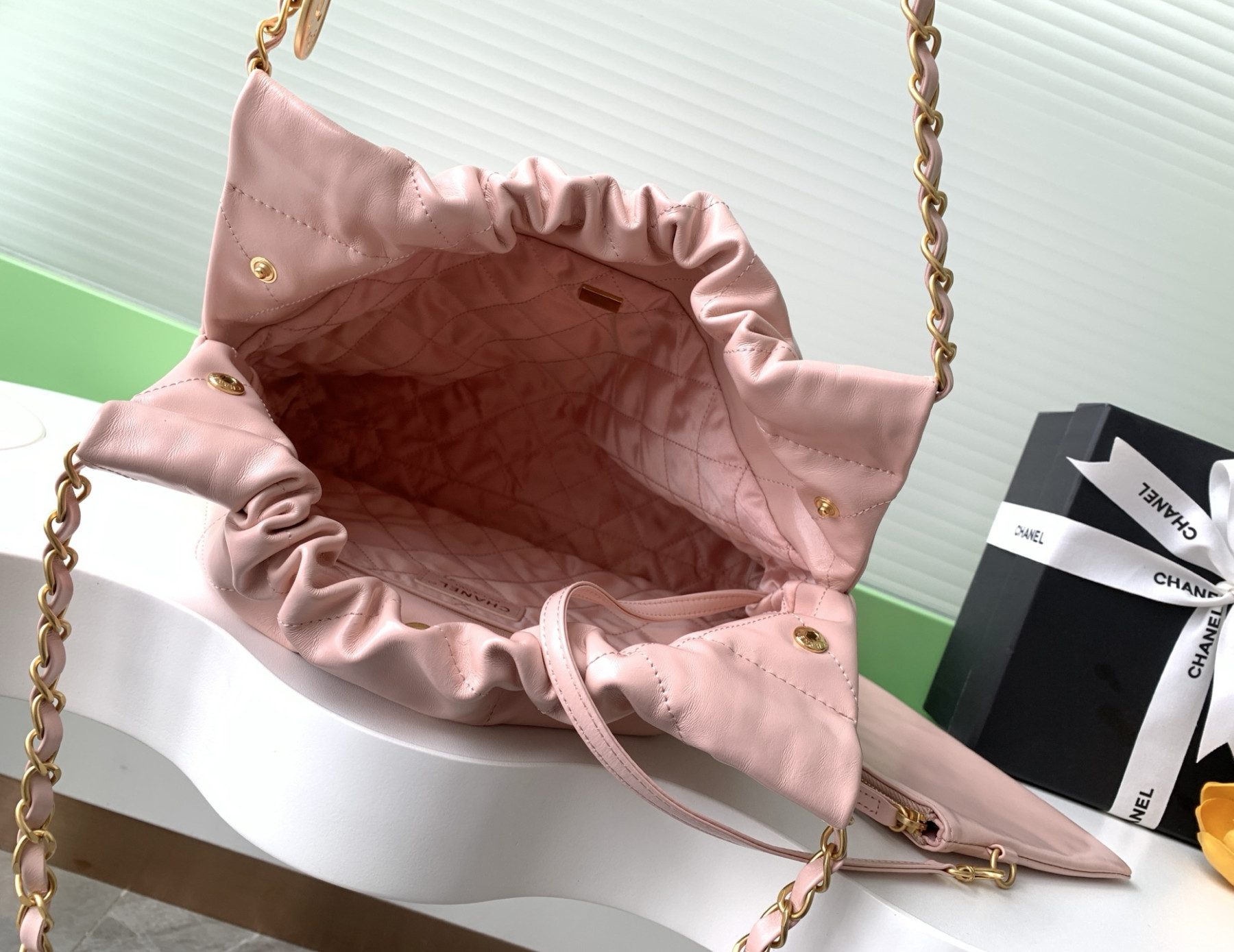 CHANEL 22 SMALL HANDBAG AS3260 35x37x7cm - Image 5