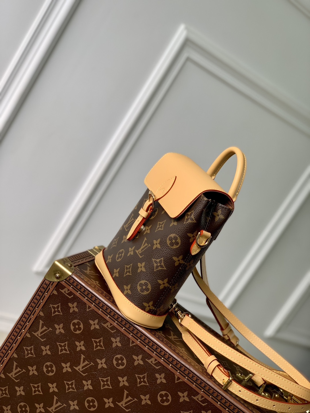 LV Soho Mini Backpacks M14651 17x23x8cm - Image 3