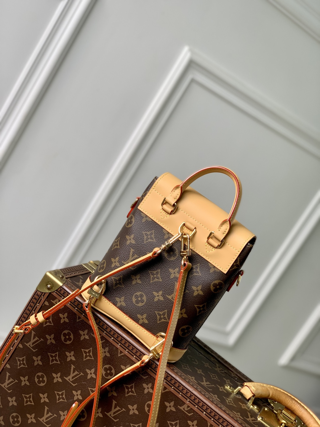 LV Soho Mini Backpacks M14651 17x23x8cm - Image 4
