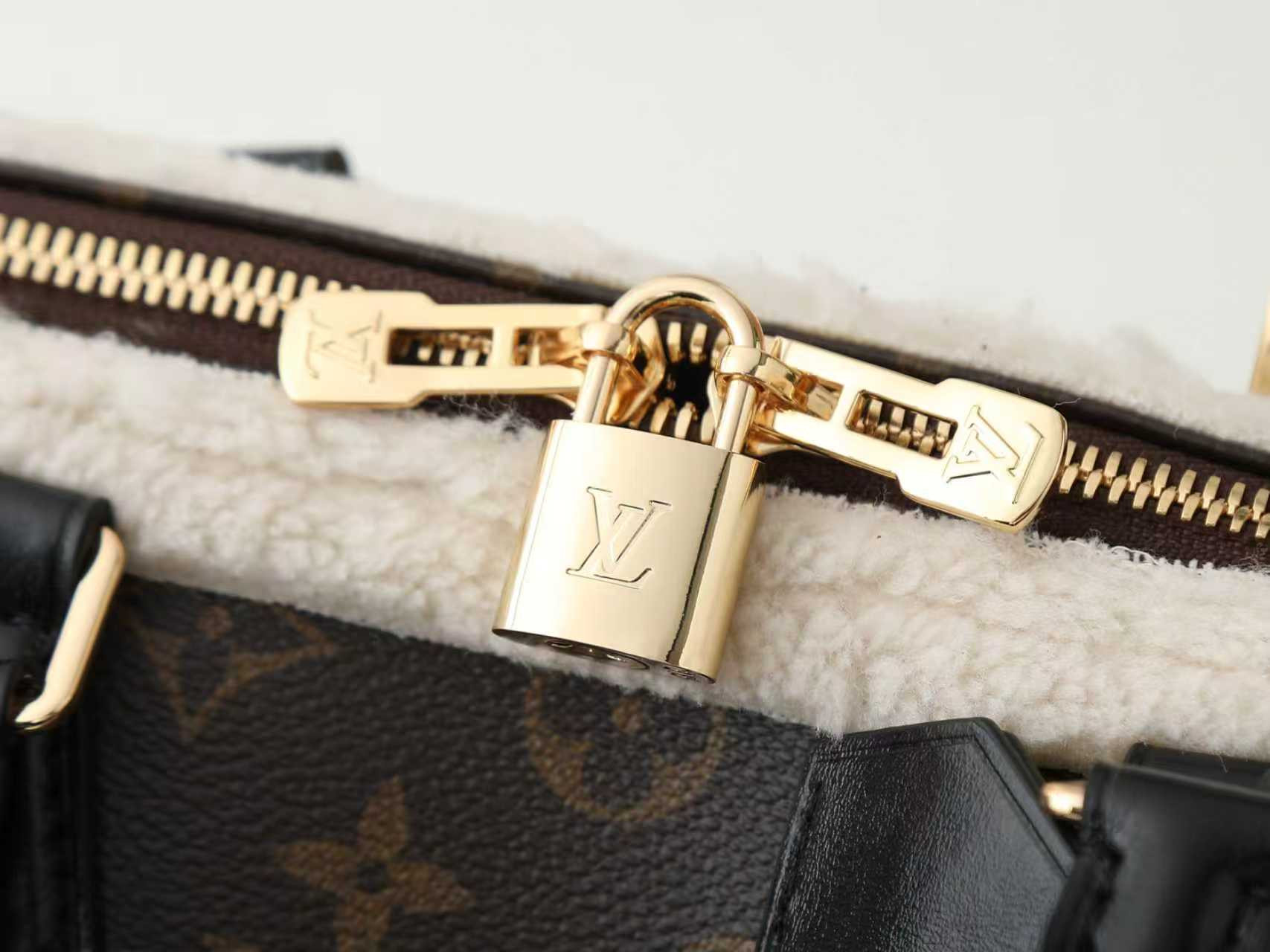 LV Speedy Soft 30 Teddy M26326 30x21x17cm - Image 9