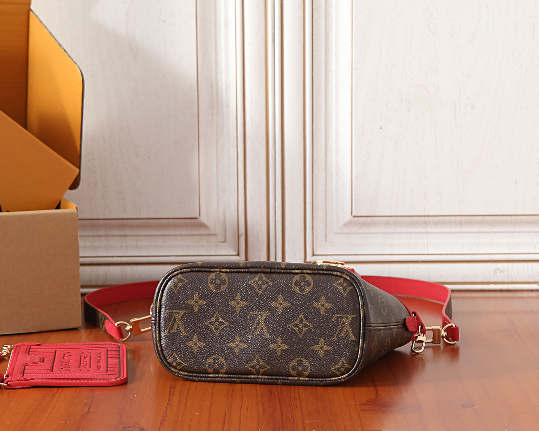 LV NEVERFULL INSIDE OUT BB Handbag M28318 16.5x11x26.5cm - Image 6