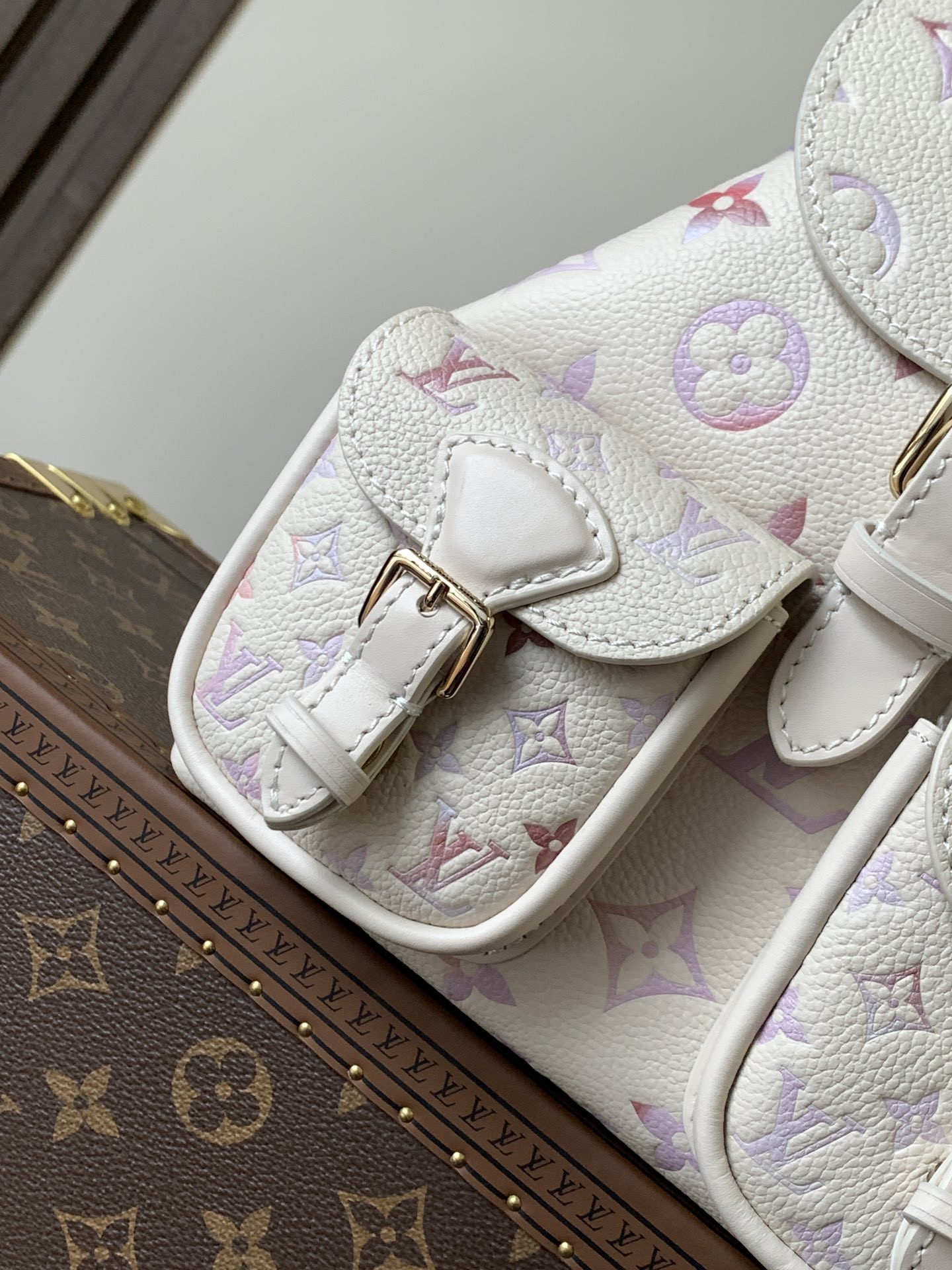 LV BACKUP Backpack M15113 20x22x14cm - Image 7