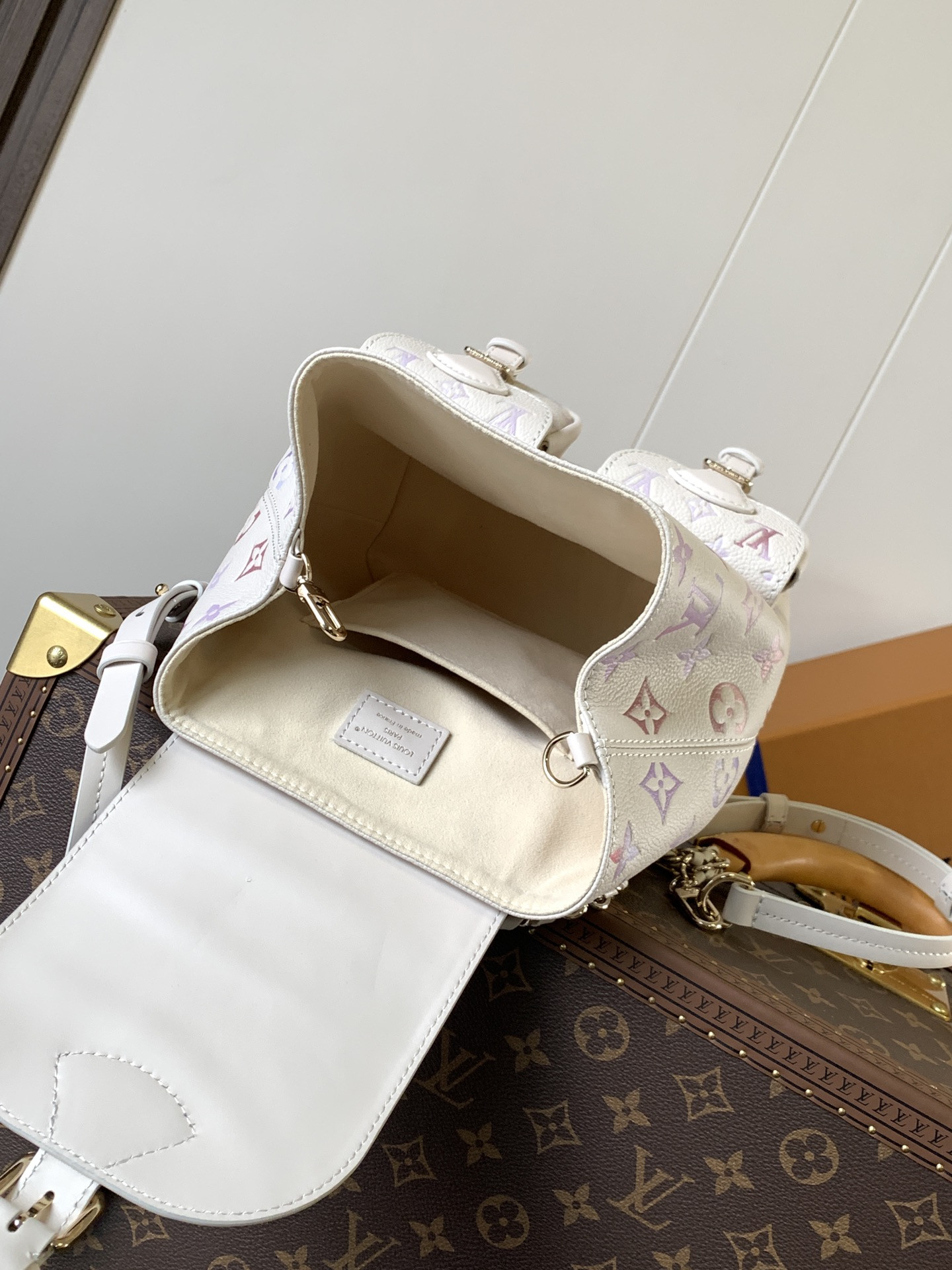 LV BACKUP Backpack M15113 20x22x14cm - Image 9