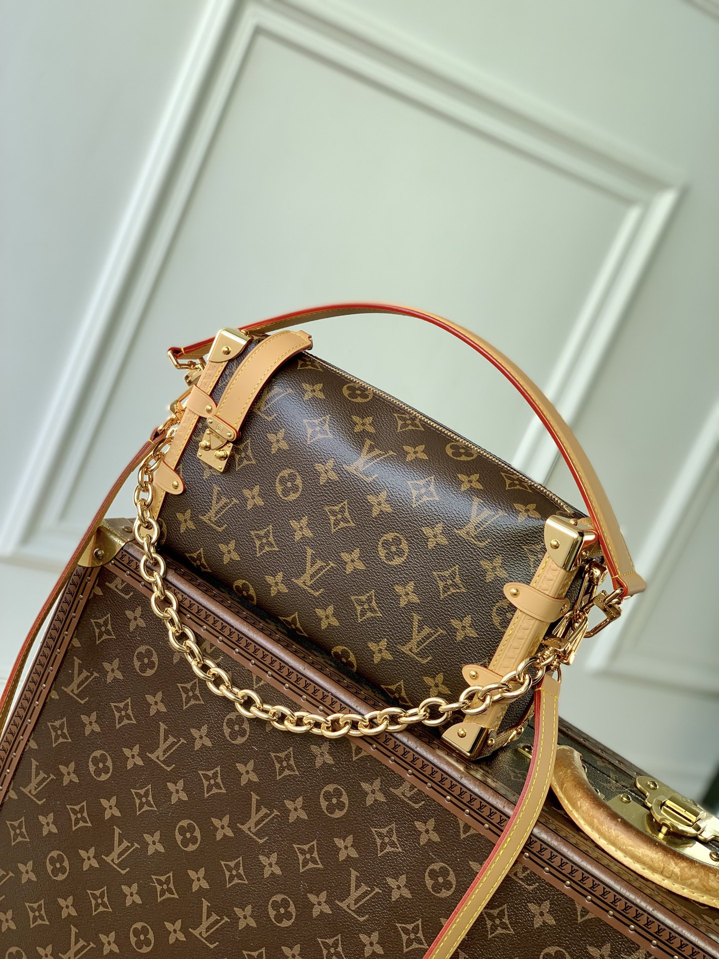 LV Side Trunk MM East West M28385 28x15x7cm